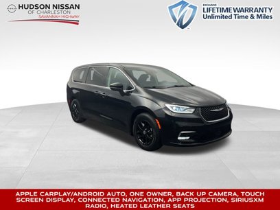 Used 2023 Chrysler Pacifica Touring-L