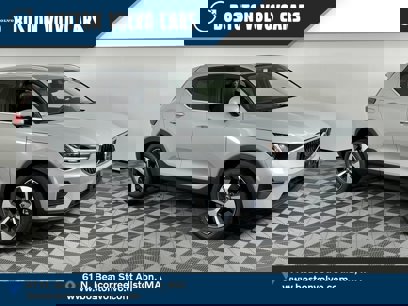 New 2025 Volvo XC40 B5 Core w/ Protection Package Premier