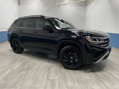 Used 2023 Volkswagen Atlas SE w/ Black Wheel Package