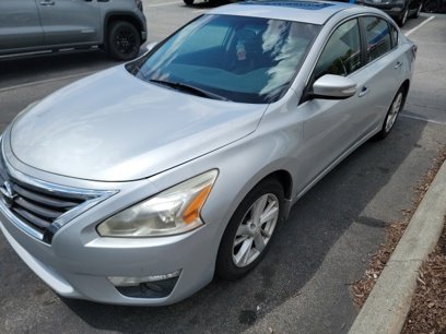 Used 2014 Nissan Altima 2.5 SV w/ Convenience Package
