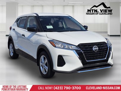 New 2025 Nissan Kicks Play S