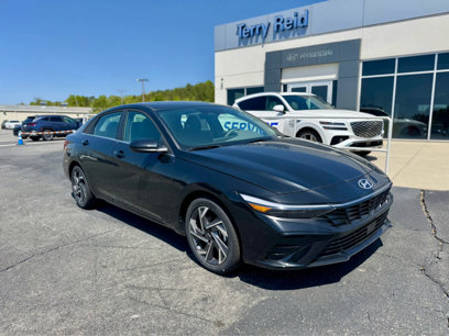 New 2025 Hyundai Elantra SEL