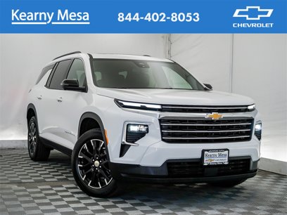 New 2025 Chevrolet Traverse LT w/ Sun and Wheel Package