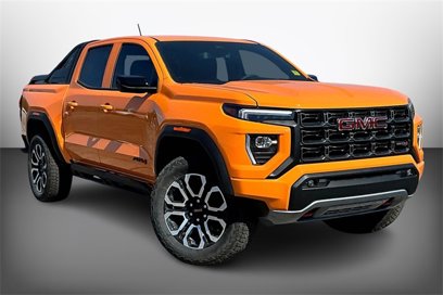 New 2025 GMC Canyon AT4 w/ Nightfall Edition