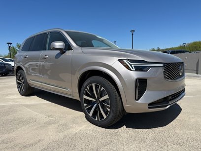 New 2025 Volvo XC90 B5 Core w/ Climate Package