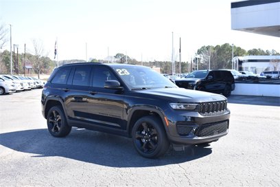Used 2023 Jeep Grand Cherokee Altitude