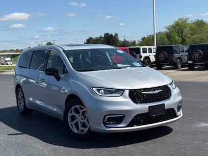 Used 2024 Chrysler Pacifica Limited