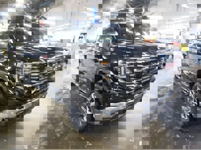 New 2025 GMC Sierra 1500 SLT w/ SLT Premium Plus Package