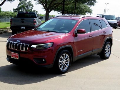 Used 2019 Jeep Cherokee Latitude Plus w/ Comfort/Convenience Group