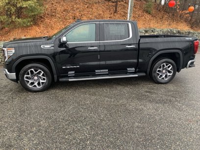 New 2025 GMC Sierra 1500 SLT w/ SLT Premium Package