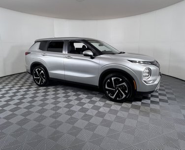 Used 2023 Mitsubishi Outlander SE
