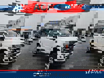 Certified 2022 Ford F350 Platinum w/ FX4 Off-Road Package