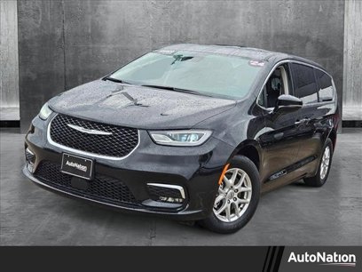Used 2024 Chrysler Pacifica Touring-L