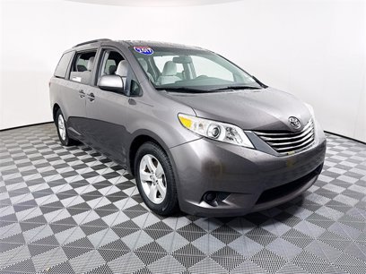 Used 2017 Toyota Sienna LE