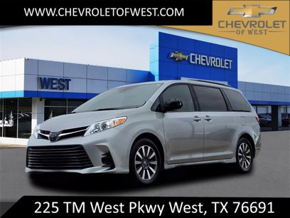 Used 2018 Toyota Sienna LE w/ Carpet Mat Package