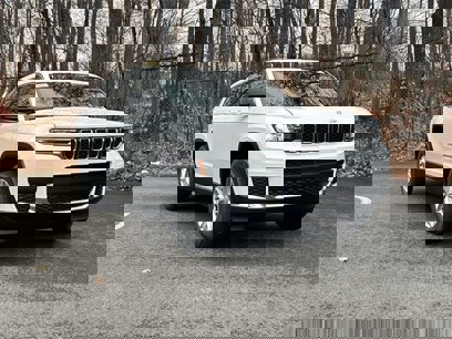 New 2025 Jeep Grand Cherokee L Laredo w/ Luxury Tech Group I