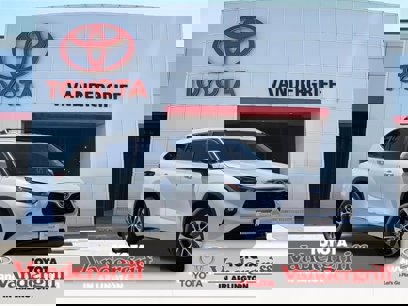 Used 2023 Toyota Highlander XLE