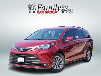 New 2025 Toyota Sienna XLE