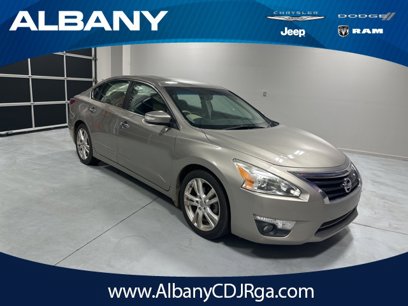 Used 2013 Nissan Altima 3.5 SV w/ Navigation Pkg