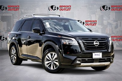 Used 2023 Nissan Pathfinder SL w/ Lighting Package (N92)
