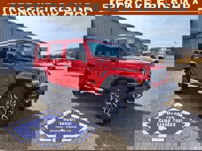 New 2025 Jeep Wrangler Unlimited Sahara w/ Dual Top Group