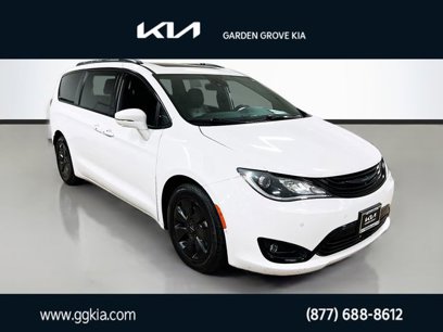 Used 2019 Chrysler Pacifica Limited w/ Advanced Safetytec Group