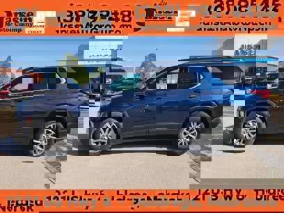 Used 2023 Chevrolet Traverse LT