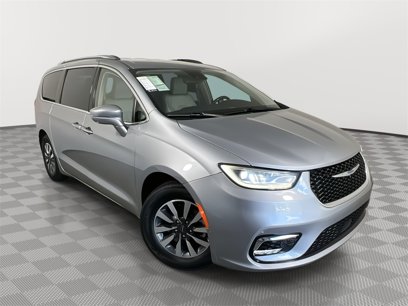 Used 2021 Chrysler Pacifica Touring-L