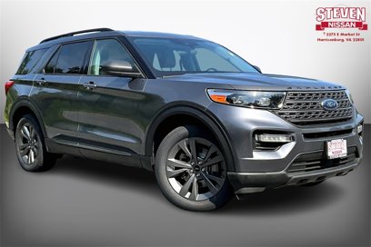 Used 2021 Ford Explorer XLT w/ XLT Sport Appearance Package