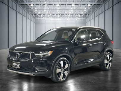 Used 2019 Volvo XC40 T5 Momentum