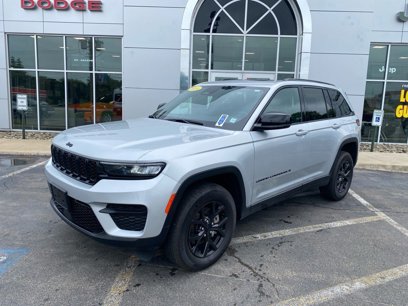 Used 2024 Jeep Grand Cherokee Altitude