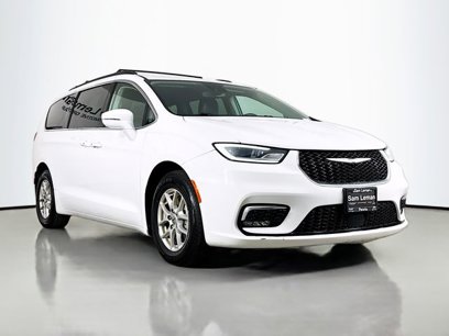 Used 2022 Chrysler Pacifica Touring-L
