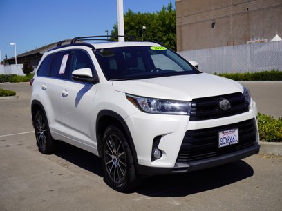 Used 2018 Toyota Highlander SE