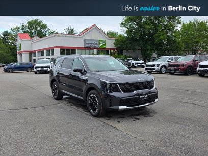 New 2025 Kia Sorento S