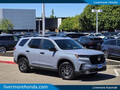 New 2025 Honda Pilot TrailSport