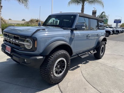 New 2024 Ford Bronco Outer Banks w/ Sasquatch Package