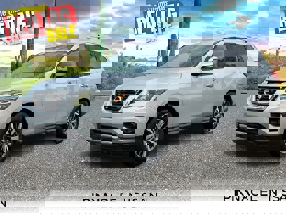 Used 2017 Nissan Pathfinder SV
