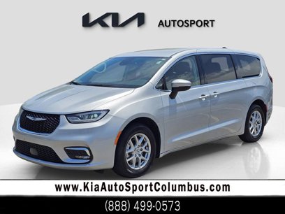 Used 2023 Chrysler Pacifica Touring-L