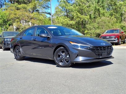 Used 2021 Hyundai Elantra SEL w/ Convenience Package