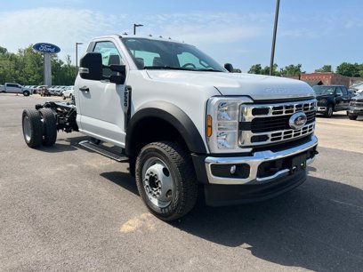 New 2025 Ford F550 4x4 Regular Cab Super Duty w/ XL Chrome Package
