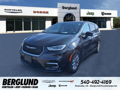 Used 2023 Chrysler Pacifica Touring-L