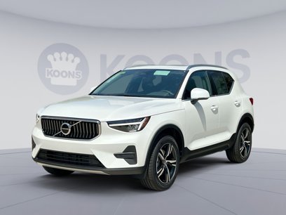 New 2025 Volvo XC40 B5 Core w/ Protection Package Premier