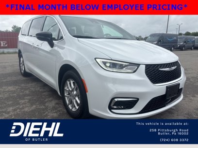 New 2025 Chrysler Pacifica Select