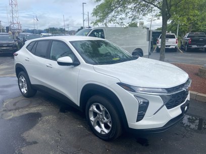 New 2025 Chevrolet Trax LS w/ LS Convenience Package