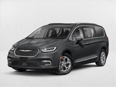 Used 2021 Chrysler Pacifica Touring-L w/ Uconnect Theater Family Group