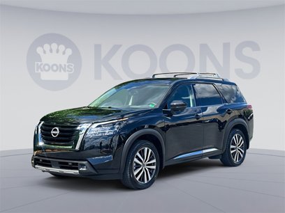 Used 2022 Nissan Pathfinder Platinum w/ Cargo Package