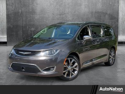 Used 2018 Chrysler Pacifica Limited w/ Tire & Wheel Group