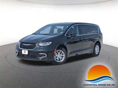 New 2025 Chrysler Pacifica Select