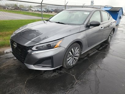Used 2024 Nissan Altima 2.5 SV