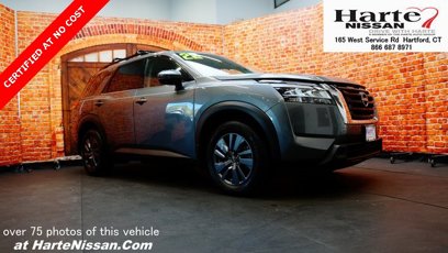 Certified 2022 Nissan Pathfinder SV